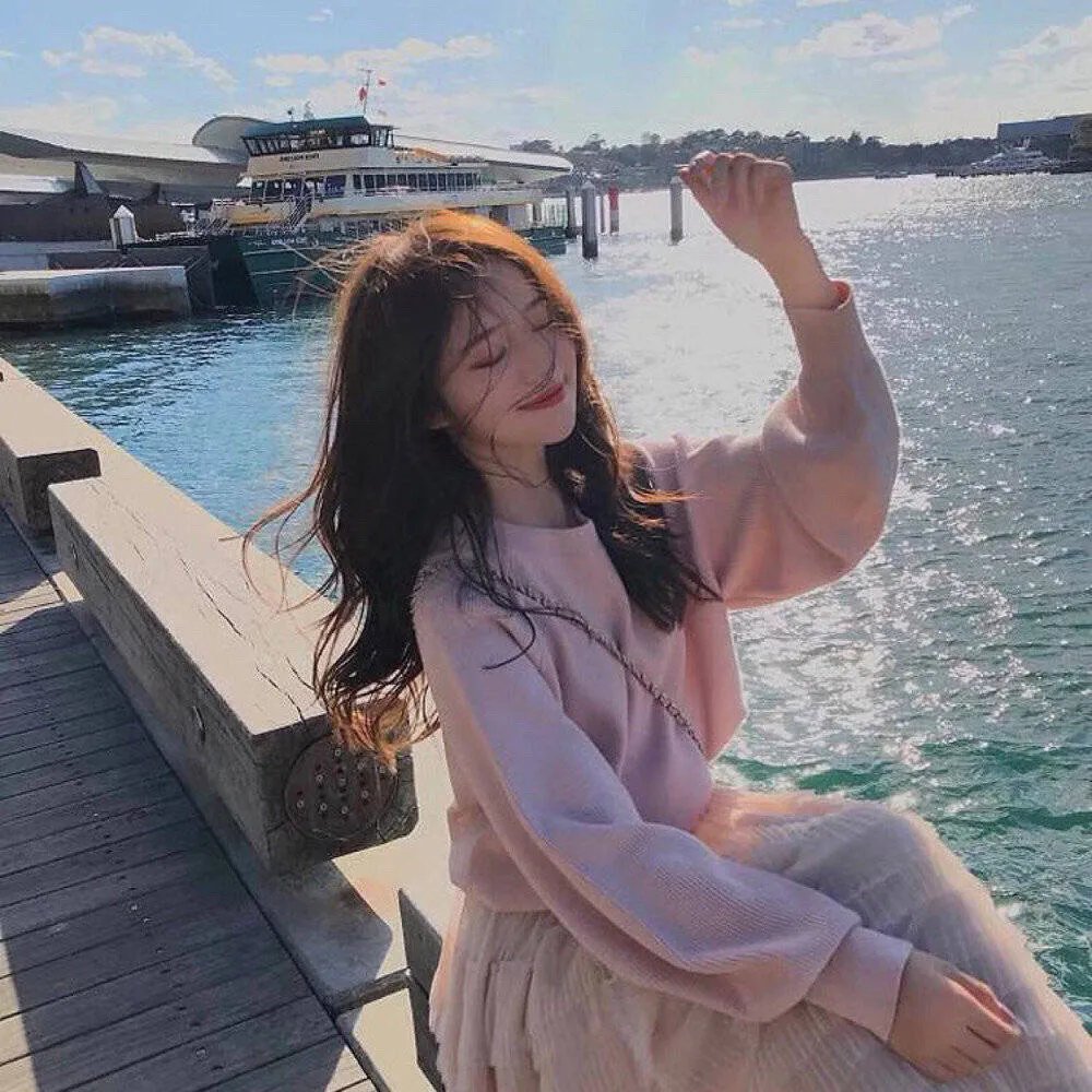 捡了个霸总回家卖椰子